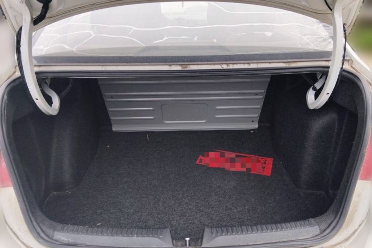 Used Volkswagen Santana 2016 1.4L Manual Fashion Edition Trunk