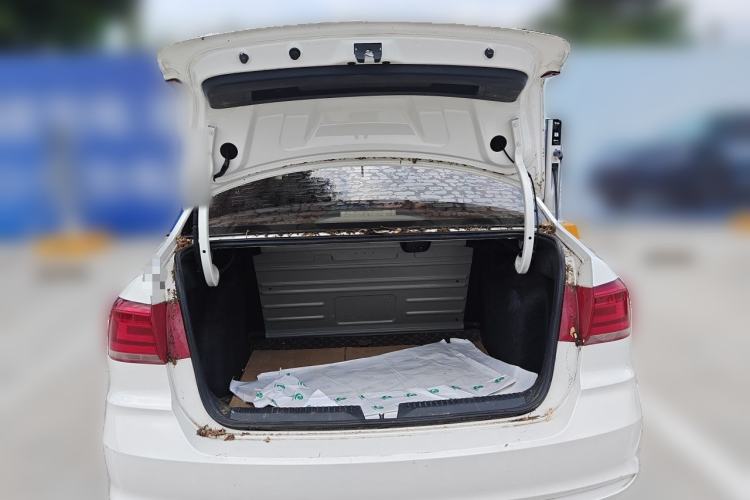 Used Volkswagen Santana 2016 1.6L Manual Fashion Edition Trunk