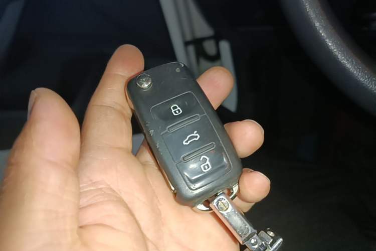 Used Volkswagen Santana 2016 1.6L Manual Fashion Edition Vehicle Key