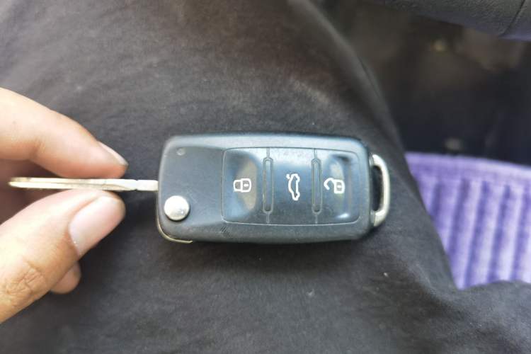 Used Volkswagen Santana 2016 1.6L Manual Fashion Edition Vehicle Key