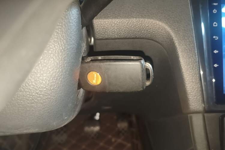 Used Volkswagen Santana 2016 1.6L Manual Fashion Edition Vehicle Key