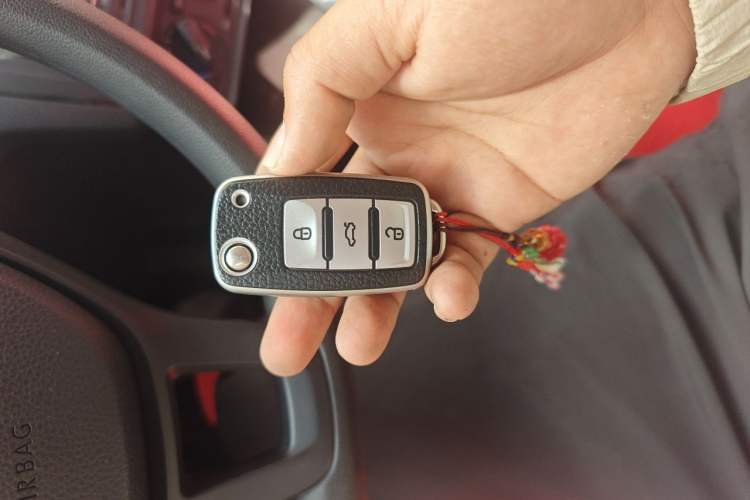 Used Volkswagen Santana 2016 1.6L Automatic Fashion Edition Vehicle Key