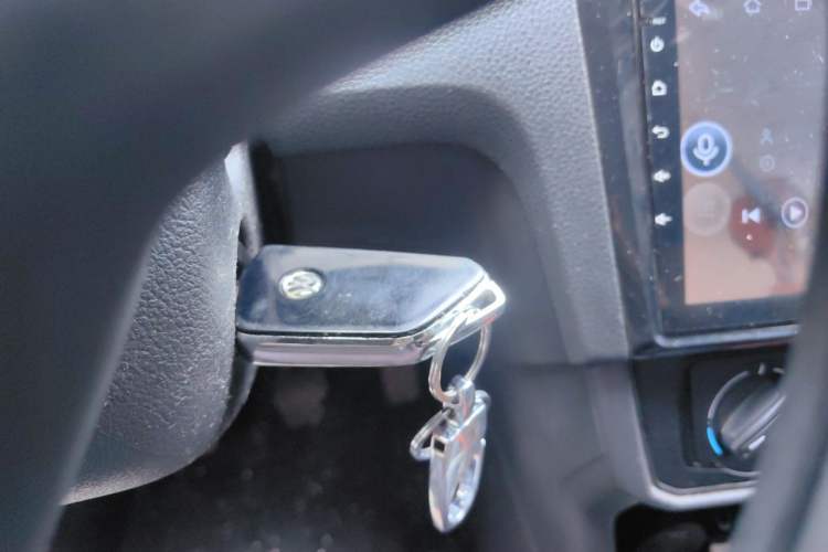Used Volkswagen Santana 2016 1.4L Manual Fashion Edition Vehicle Key