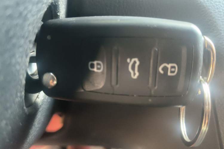 Used Volkswagen Santana 2016 1.6L Automatic Fashion Edition Vehicle Key