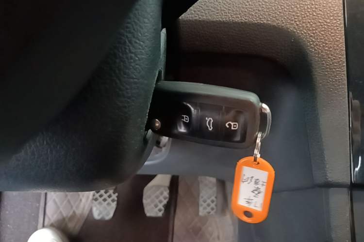 Used Volkswagen Santana 2016 1.6L Manual Fashion Edition Vehicle Key