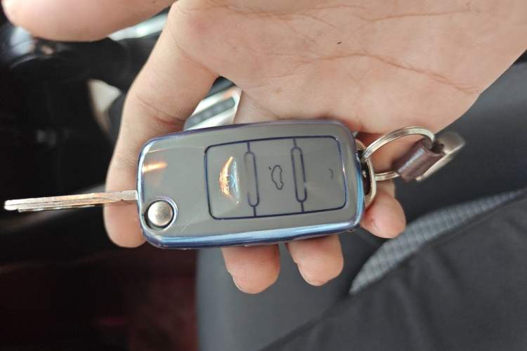 Used Volkswagen Santana 2016 1.6L Automatic Fashion Edition Vehicle Key