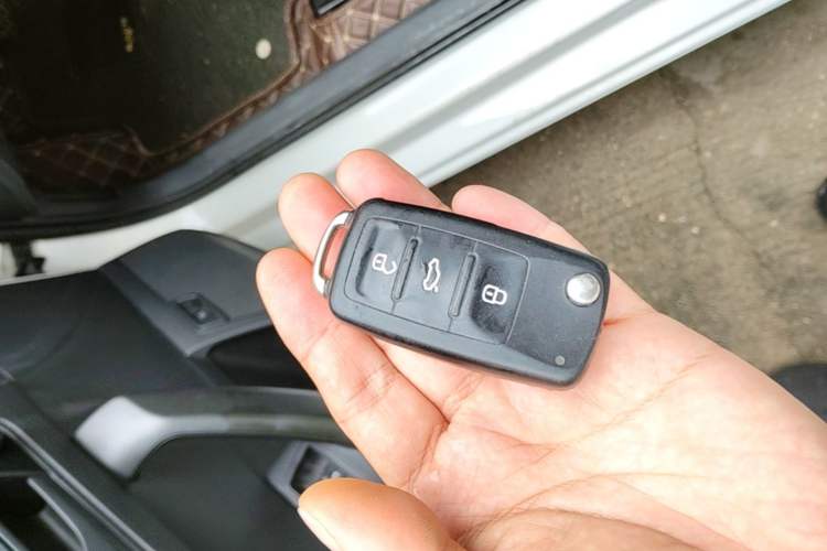 Used Volkswagen Santana 2016 1.6L Automatic Fashion Edition Vehicle Key