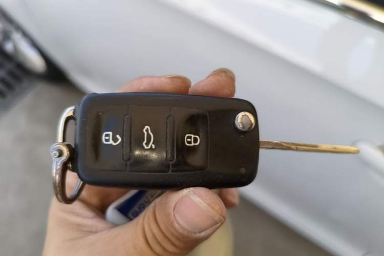 Used Volkswagen Santana 2016 1.6L Automatic Fashion Edition Vehicle Key