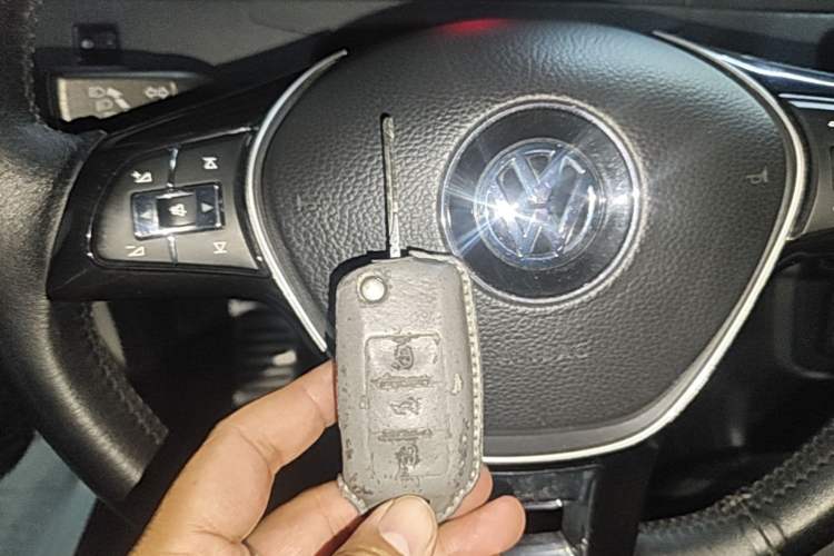 Used Volkswagen Santana 2016 1.6L Automatic Fashion Edition Vehicle Key