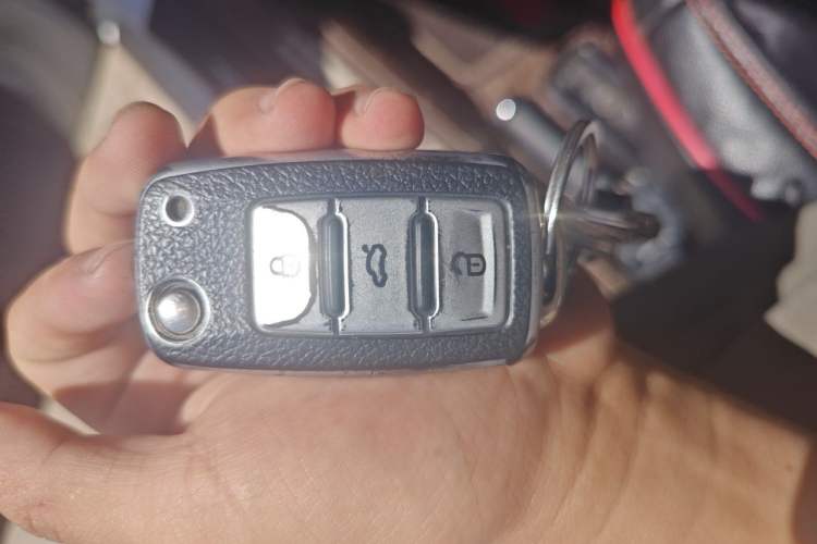 Used Volkswagen Santana 2016 1.6L Manual Fashion Edition Vehicle Key