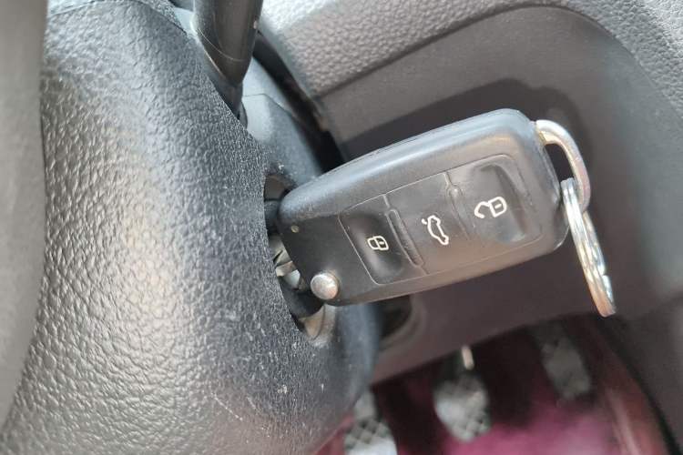 Used Volkswagen Santana 2016 1.6L Manual Fashion Edition Vehicle Key