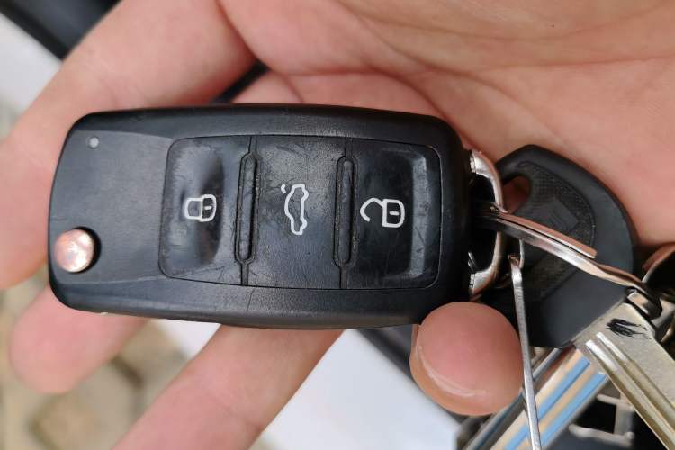Used Volkswagen Santana 2016 1.6L Manual Comfort Edition Vehicle Key
