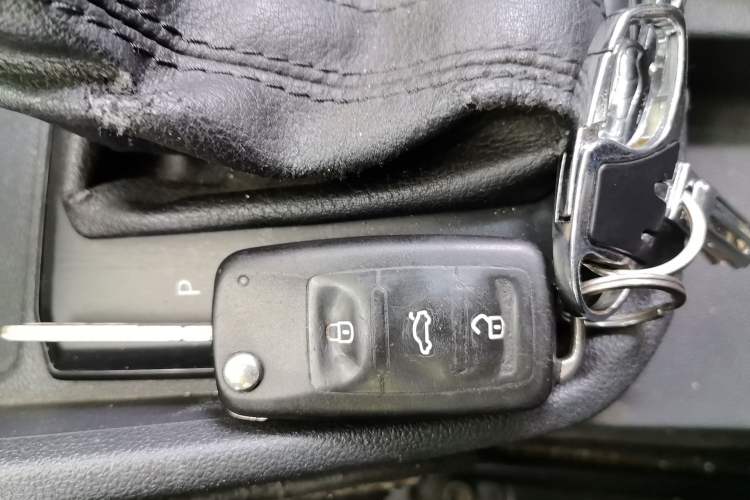 Used Volkswagen Santana 2016 1.6L Automatic Fashion Edition Vehicle Key