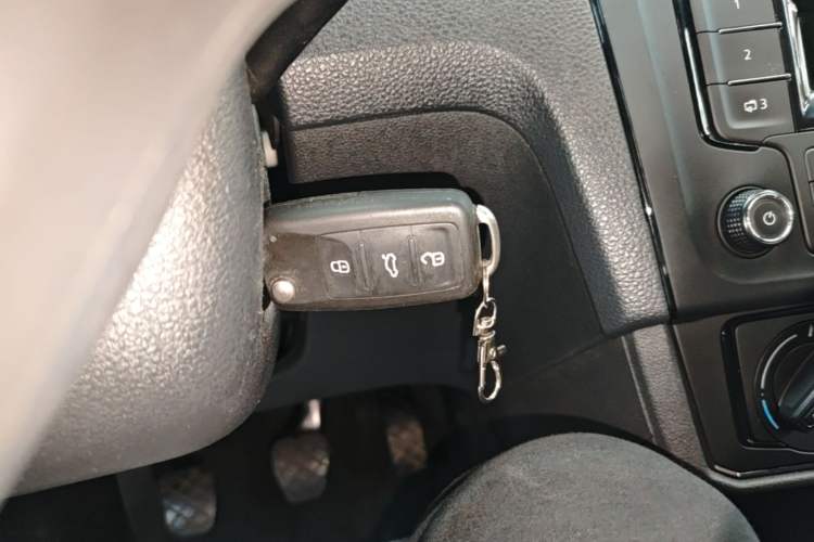 Used Volkswagen Santana 2016 1.4L Manual Fashion Edition Vehicle Key