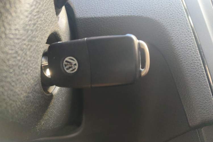 Used Volkswagen Santana 2016 1.6L Automatic Fashion Edition Vehicle Key