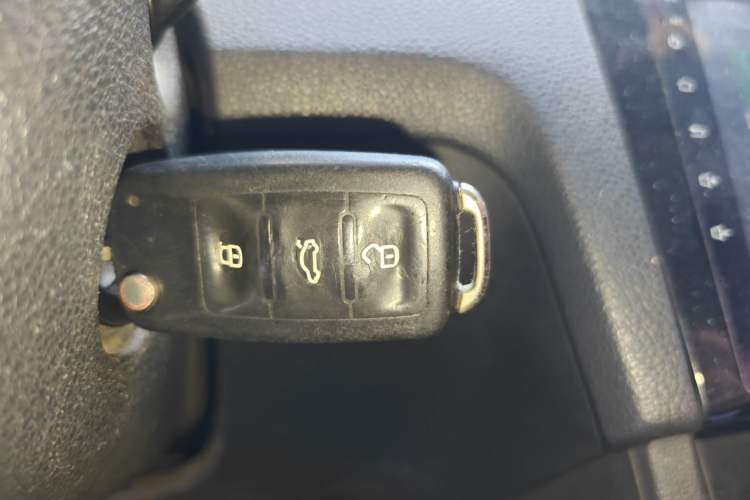 Used Volkswagen Santana 2016 1.6L Automatic Fashion Edition Vehicle Key
