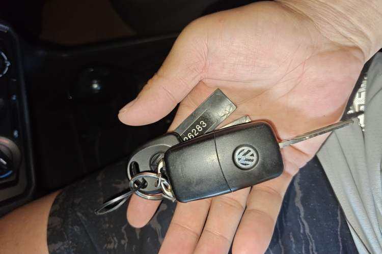 Used Volkswagen Santana 2016 1.6L Automatic Fashion Edition Vehicle Key