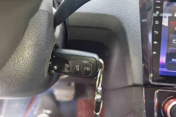 Used Volkswagen Santana 2016 1.6L Automatic Comfort Edition Vehicle Key