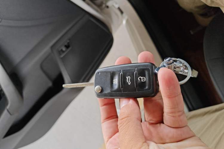 Used Volkswagen Santana 2016 1.6L Automatic Fashion Edition Vehicle Key