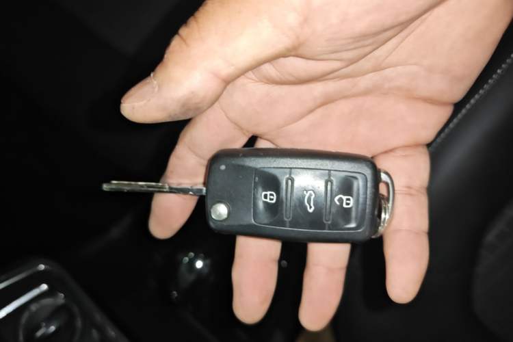 Used Volkswagen Santana 2016 1.6L Automatic Comfort Edition Vehicle Key