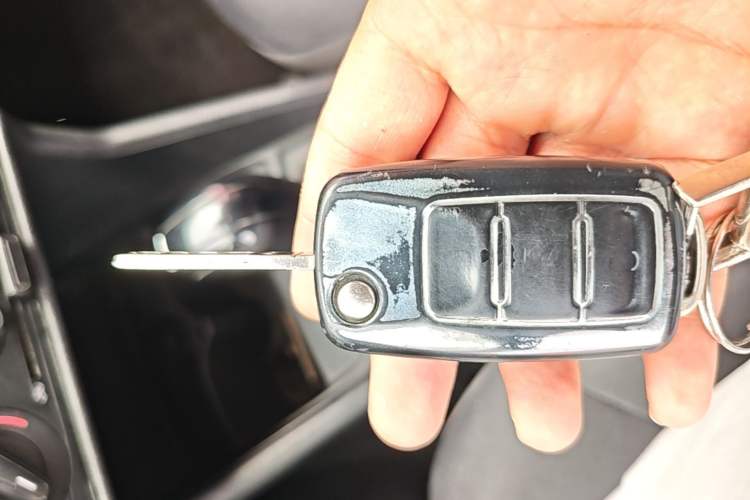 Used Volkswagen Santana 2016 1.6L Automatic Fashion Edition Vehicle Key