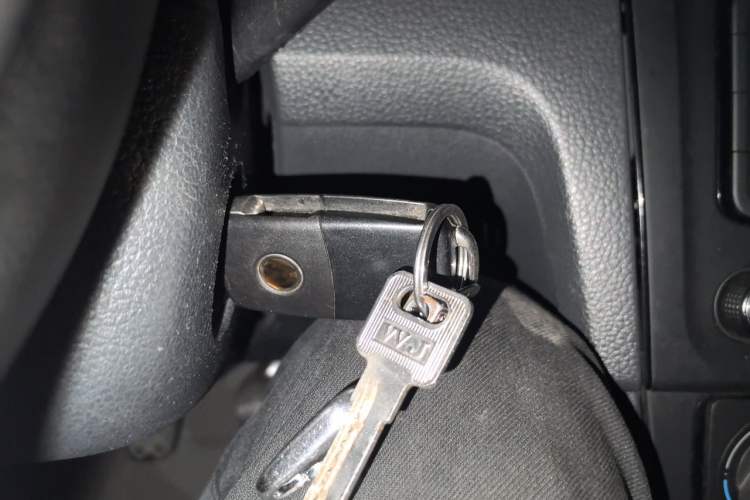 Used Volkswagen Santana 2016 1.6L Manual Fashion Edition Vehicle Key