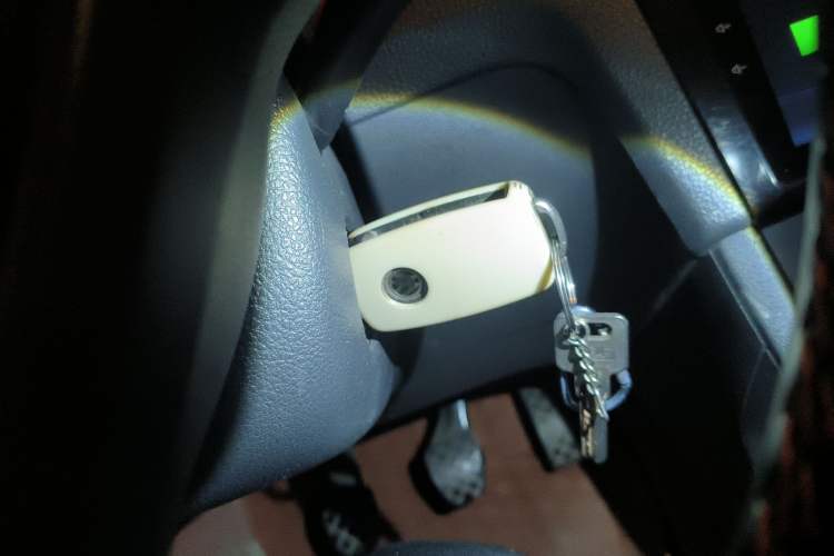 Used Volkswagen Santana 2016 1.4L Manual Fashion Edition Vehicle Key