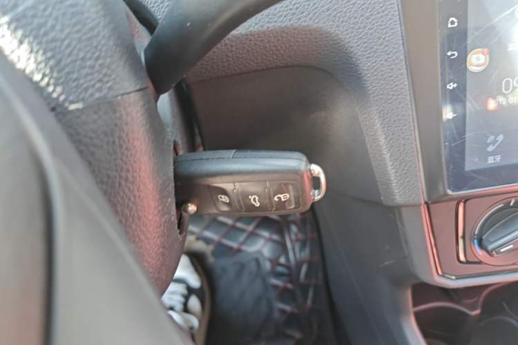 Used Volkswagen Santana 2016 1.4L Manual Fashion Edition Vehicle Key