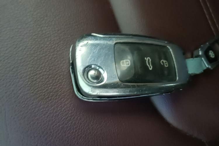 Used Volkswagen Santana 2016 1.6L Manual Fashion Edition Vehicle Key