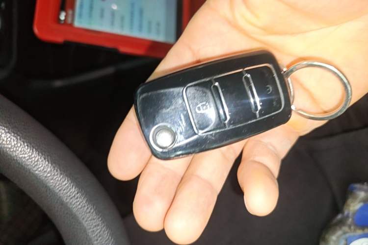 Used Volkswagen Santana 2016 1.6L Automatic Fashion Edition Vehicle Key