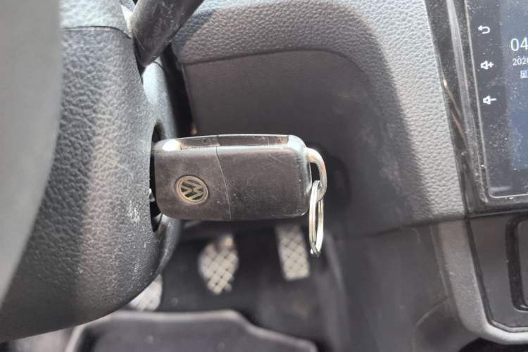 Used Volkswagen Santana 2016 1.6L Manual Fashion Edition Vehicle Key