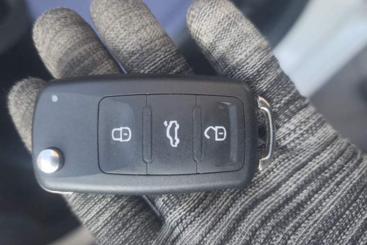 Used Volkswagen Santana 2016 1.6L Automatic Fashion Edition Vehicle Key
