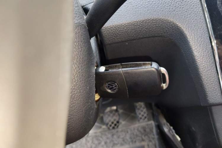 Used Volkswagen Santana 2016 1.6L Manual Fashion Edition Vehicle Key