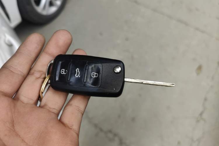 Used Volkswagen Santana 2016 1.6L Manual Comfort Edition Vehicle Key