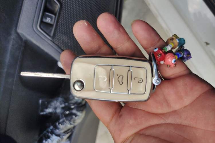 Used Volkswagen Santana 2016 1.6L Automatic Fashion Edition Vehicle Key