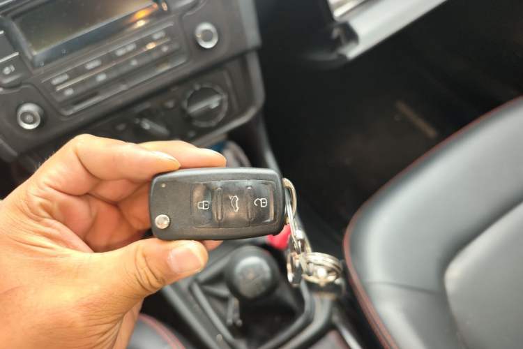Used Volkswagen Santana 2016 1.4L Manual Fashion Edition Vehicle Key