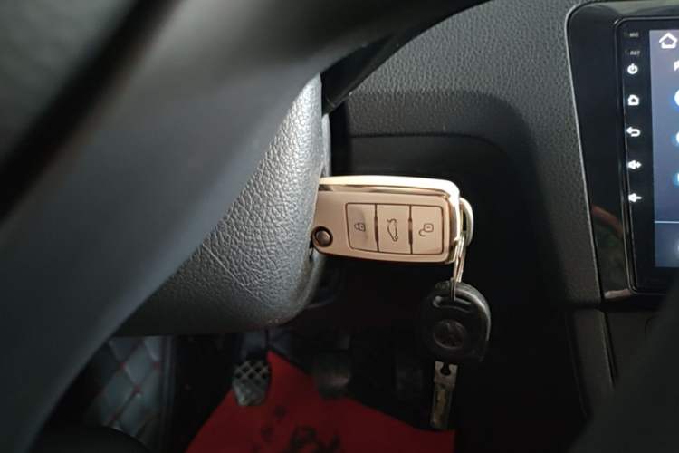 Used Volkswagen Santana 2016 1.6L Manual Fashion Edition Vehicle Key