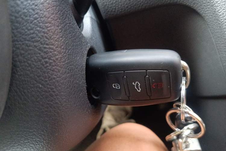Used Volkswagen Santana 2016 1.6L Automatic Fashion Edition Vehicle Key
