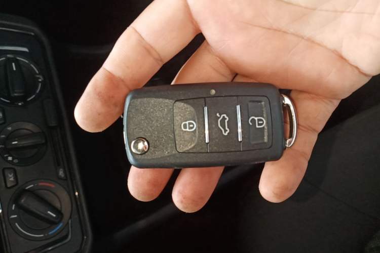 Used Volkswagen Santana 2016 1.6L Automatic Fashion Edition Vehicle Key