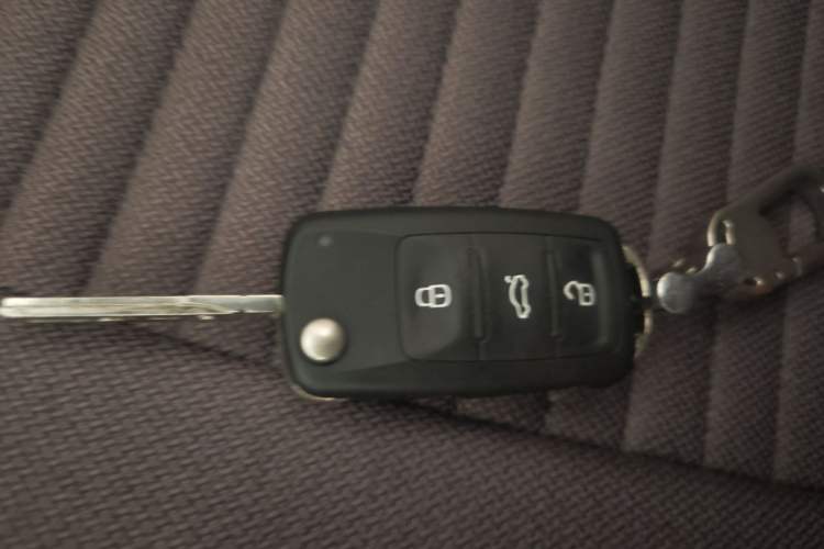 Used Volkswagen Santana 2016 1.6L Manual Fashion Edition Vehicle Key