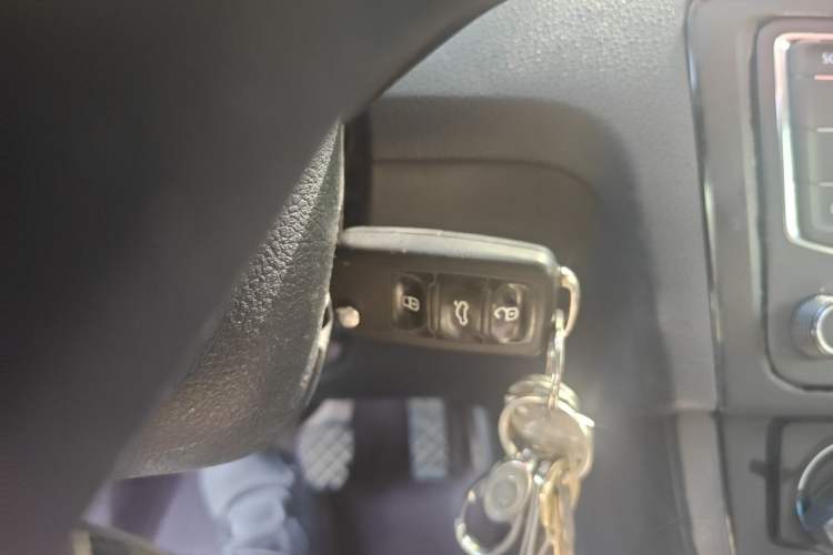 Used Volkswagen Santana 2016 1.4L Manual Fashion Edition Vehicle Key