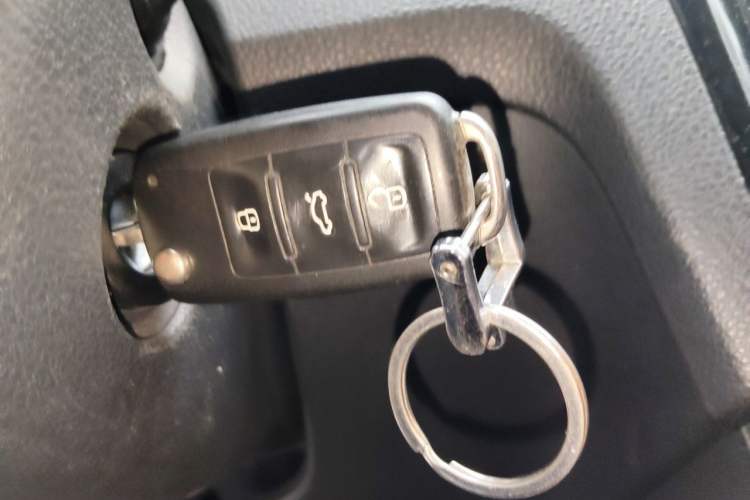 Used Volkswagen Santana 2016 1.4L Manual Fashion Edition Vehicle Key