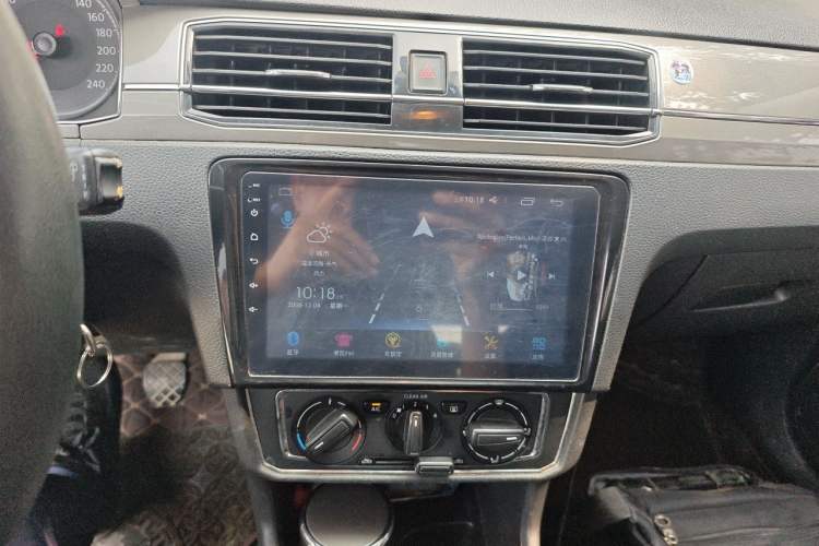 Used Volkswagen Santana 2017 HaoNa 1.4L Manual Fashion Edition Audio And AC Panel