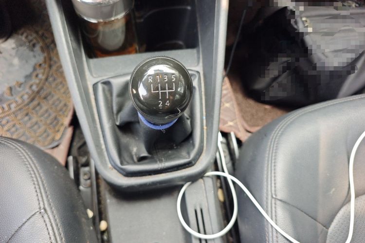 Used Volkswagen Santana 2017 HaoNa 1.4L Manual Fashion Edition Gear Lever
