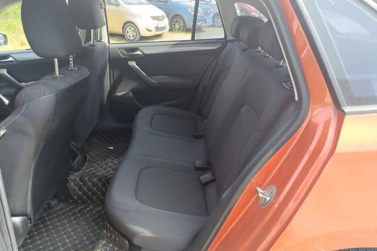 Used Volkswagen Santana 2017 Haval H6 1.6L Automatic Fashion Edition Interior 4