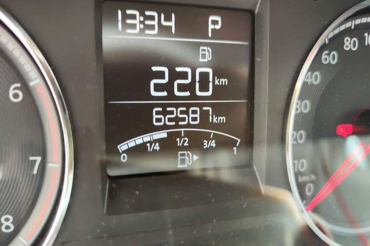 Used Volkswagen Santana 2017 Haval H9 1.6L Automatic Comfort Edition Odometer Close Up