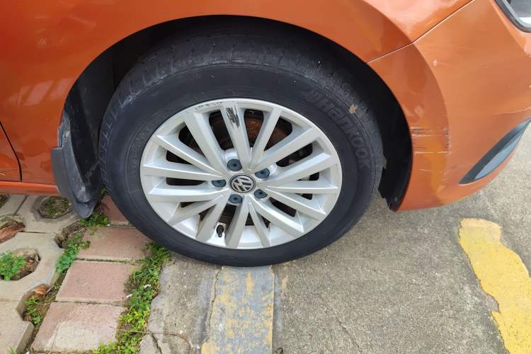 Used Volkswagen Santana 2017 Haval H9 1.6L Automatic Comfort Edition Right Front Wheel Hub