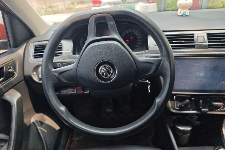 Used Volkswagen Santana 2017 HaoNa 1.4L Manual Fashion Edition Steering Wheel