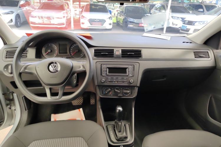 Used Volkswagen Santana 2017 Haval H6 1.6L Automatic Fashion Edition Interior 3