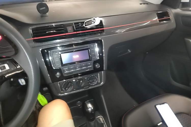 Used Volkswagen Santana 2017 Haval H9 1.6L Automatic Comfort Edition Audio And AC Panel